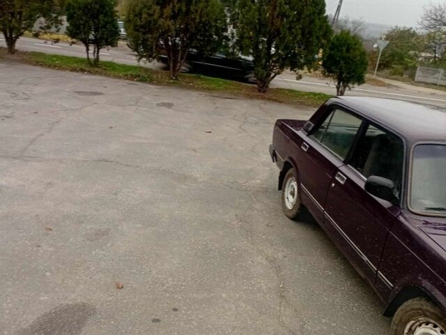 ВАЗ 2107 1987 в Черкассах на Automoto.ua Красный ВАЗ 2107, объемом двигателя 1.5 л и пробегом 200 тыс. км за 1250 $, фото 1 на Automoto.ua