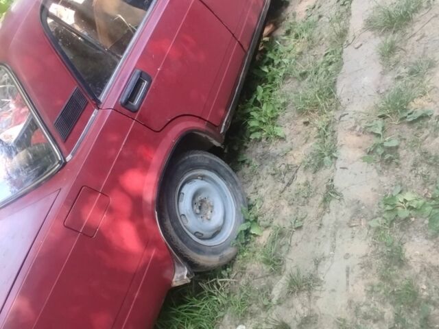 Красный ВАЗ 2107, объемом двигателя 1.5 л и пробегом 170 тыс. км за 300 $, фото 1 на Automoto.ua