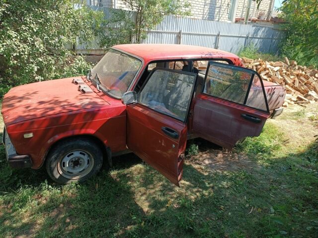 Красный ВАЗ 2107, объемом двигателя 0 л и пробегом 600 тыс. км за 315 $, фото 1 на Automoto.ua