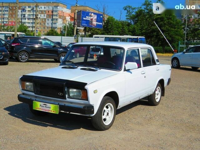 ВАЗ 2107 1990 в Кропивницком (Кировограде) на Automoto.ua ВАЗ 2107, объемом двигателя 0 л и пробегом 83 тыс. км за 1700 $, фото 1 на Automoto.ua