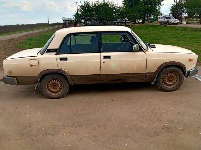 ВАЗ 2107, объемом двигателя 1.5 л и пробегом 0 тыс. км за 700 $, фото 1 на Automoto.ua