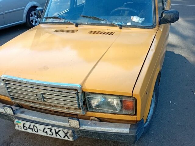 Желтый ВАЗ 2107, объемом двигателя 0 л и пробегом 180 тыс. км за 450 $, фото 1 на Automoto.ua