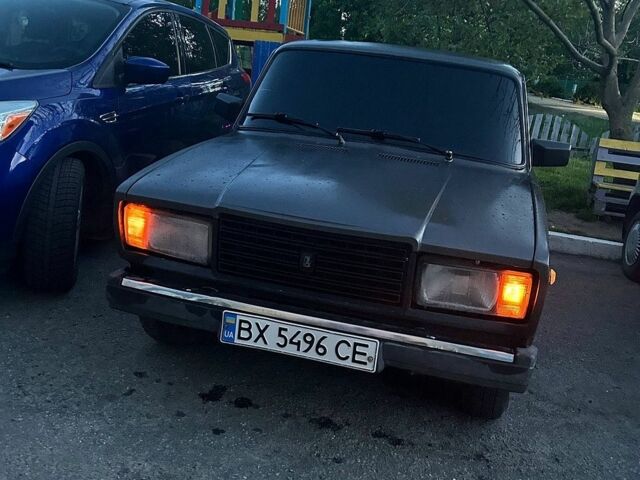 Сірий ВАЗ 2107, об'ємом двигуна 1.45 л та пробігом 100 тис. км за 1000 $, фото 1 на Automoto.ua