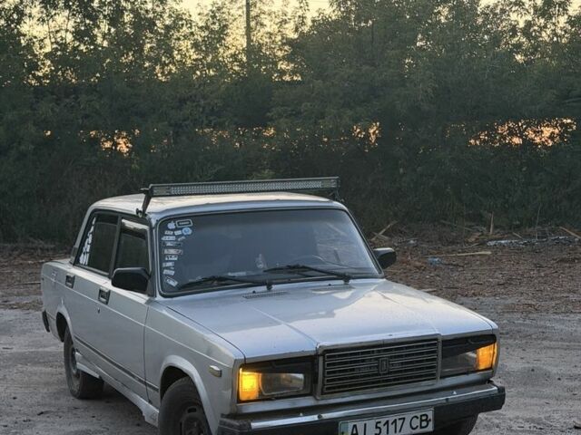Серый ВАЗ 2107, объемом двигателя 1.5 л и пробегом 5 тыс. км за 561 $, фото 1 на Automoto.ua