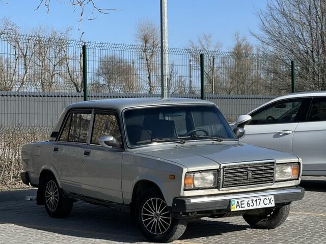 Серый ВАЗ 2107, объемом двигателя 1.5 л и пробегом 43 тыс. км за 1400 $, фото 1 на Automoto.ua