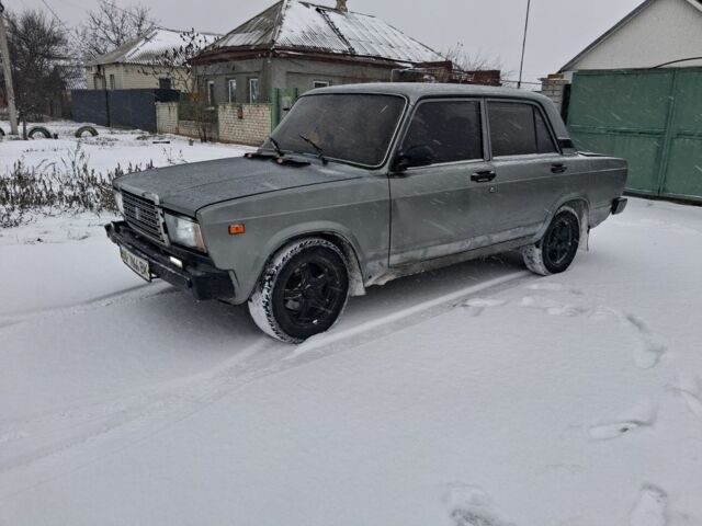 Серый ВАЗ 2107, объемом двигателя 1.5 л и пробегом 89 тыс. км за 762 $, фото 1 на Automoto.ua