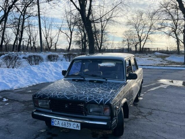 Серый ВАЗ 2107, объемом двигателя 1.5 л и пробегом 190 тыс. км за 617 $, фото 1 на Automoto.ua