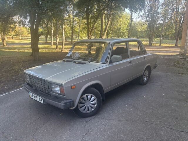 Серый ВАЗ 2107, объемом двигателя 1.5 л и пробегом 88 тыс. км за 1400 $, фото 1 на Automoto.ua