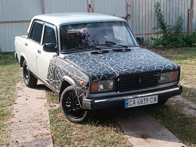 Сірий ВАЗ 2107, об'ємом двигуна 1.5 л та пробігом 200 тис. км за 471 $, фото 1 на Automoto.ua