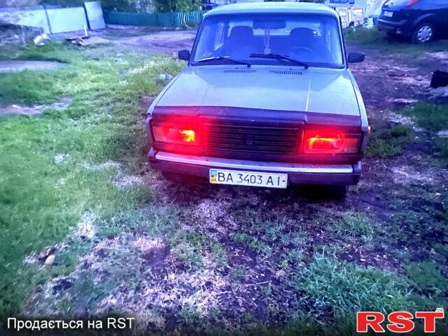 Серый ВАЗ 2107, объемом двигателя 1.5 л и пробегом 65 тыс. км за 1250 $, фото 1 на Automoto.ua