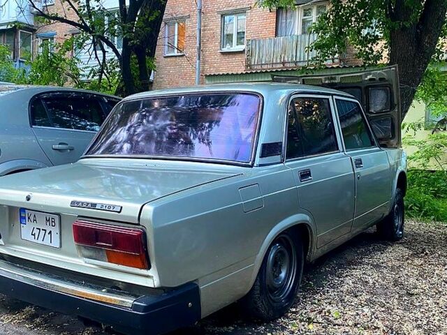 Серый ВАЗ 2107, объемом двигателя 1.5 л и пробегом 80 тыс. км за 550 $, фото 1 на Automoto.ua