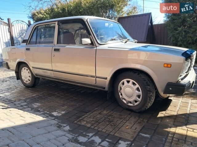 Серый ВАЗ 2107, объемом двигателя 1.45 л и пробегом 130 тыс. км за 1200 $, фото 1 на Automoto.ua