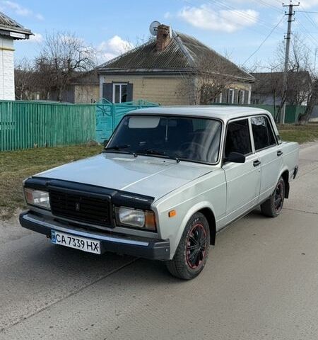 Серый ВАЗ 2107, объемом двигателя 1.45 л и пробегом 150 тыс. км за 1150 $, фото 1 на Automoto.ua