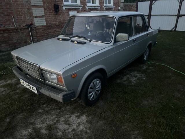 Сірий ВАЗ 2107, об'ємом двигуна 1.6 л та пробігом 89 тис. км за 1000 $, фото 1 на Automoto.ua