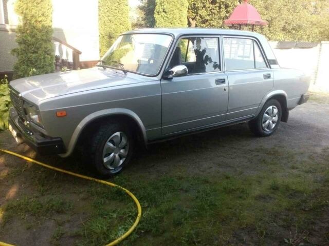Серый ВАЗ 2107, объемом двигателя 1.6 л и пробегом 50 тыс. км за 3100 $, фото 1 на Automoto.ua
