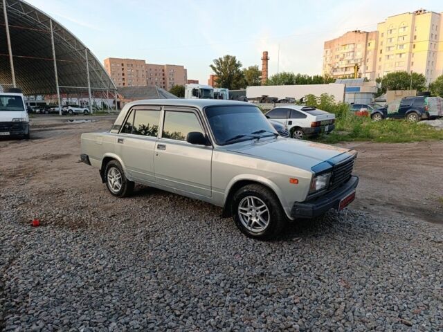 Серый ВАЗ 2107, объемом двигателя 1.6 л и пробегом 200 тыс. км за 950 $, фото 1 на Automoto.ua