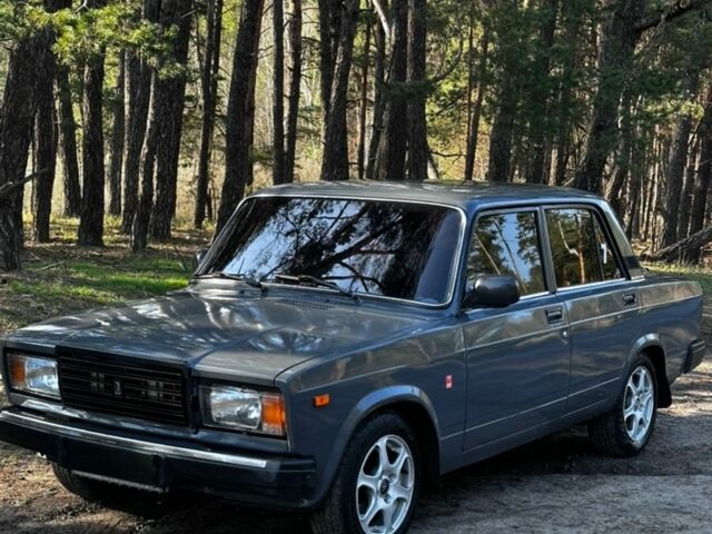 Сірий ВАЗ 2107, об'ємом двигуна 1.6 л та пробігом 190 тис. км за 2000 $, фото 1 на Automoto.ua