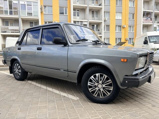 Серый ВАЗ 2107, объемом двигателя 1.6 л и пробегом 76 тыс. км за 2347 $, фото 1 на Automoto.ua