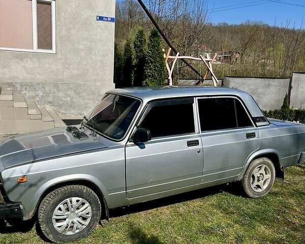 Серый ВАЗ 2107, объемом двигателя 1.6 л и пробегом 130 тыс. км за 1300 $, фото 1 на Automoto.ua