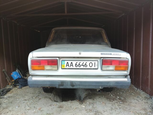 Серый ВАЗ 2107, объемом двигателя 0 л и пробегом 1 тыс. км за 384 $, фото 1 на Automoto.ua