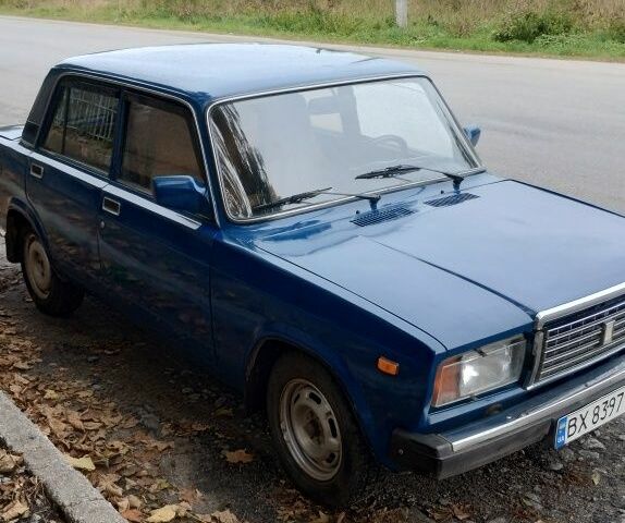 Синий ВАЗ 2107, объемом двигателя 1.5 л и пробегом 2 тыс. км за 1100 $, фото 1 на Automoto.ua