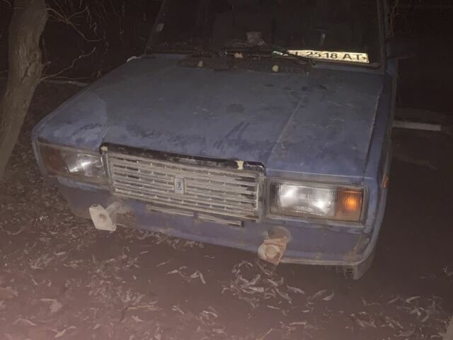Синий ВАЗ 2107, объемом двигателя 10 л и пробегом 999 тыс. км за 72 $, фото 1 на Automoto.ua