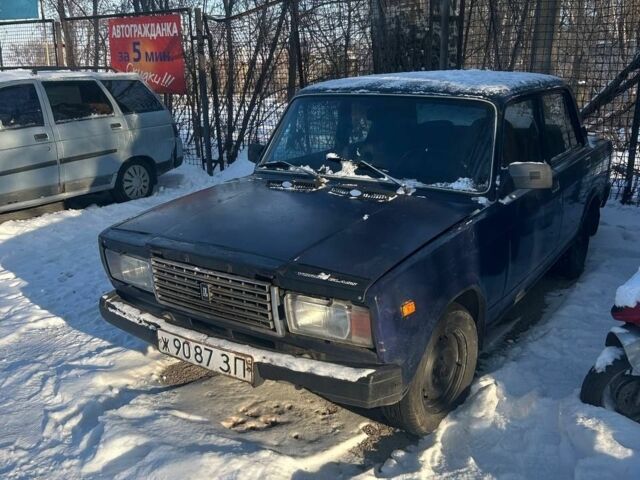 Синий ВАЗ 2107, объемом двигателя 1.3 л и пробегом 200 тыс. км за 700 $, фото 1 на Automoto.ua