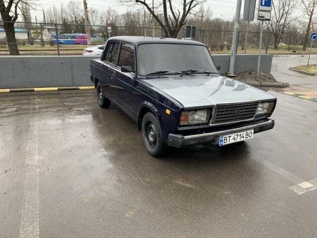 Синий ВАЗ 2107, объемом двигателя 1.5 л и пробегом 300 тыс. км за 1200 $, фото 1 на Automoto.ua
