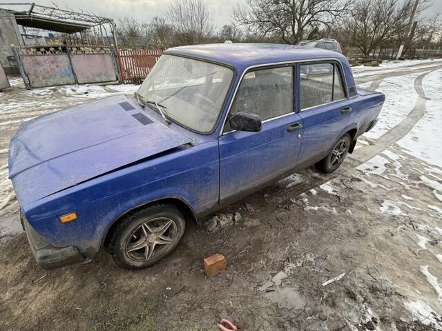 Синий ВАЗ 2107, объемом двигателя 1.6 л и пробегом 300 тыс. км за 419 $, фото 1 на Automoto.ua