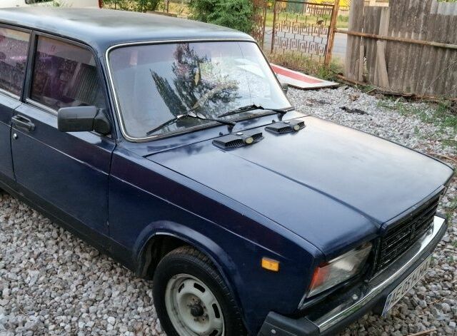 Синий ВАЗ 2107, объемом двигателя 1.5 л и пробегом 200 тыс. км за 600 $, фото 1 на Automoto.ua