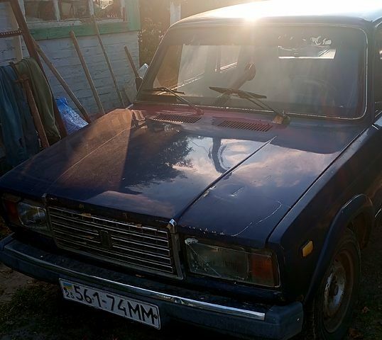 Синий ВАЗ 2107, объемом двигателя 1.5 л и пробегом 200 тыс. км за 350 $, фото 1 на Automoto.ua