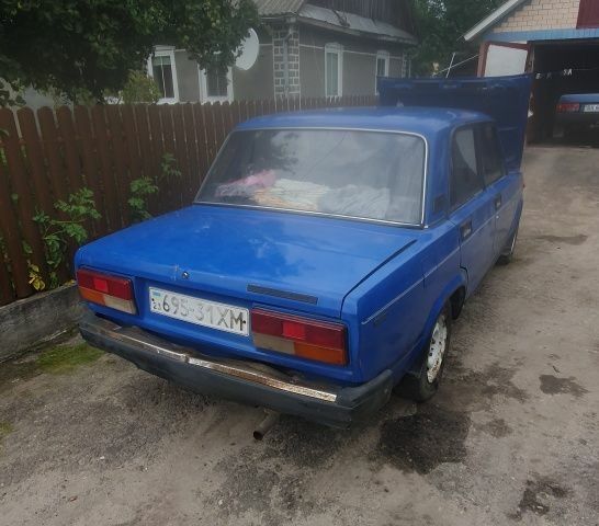 Синій ВАЗ 2107, об'ємом двигуна 0 л та пробігом 250 тис. км за 445 $, фото 1 на Automoto.ua