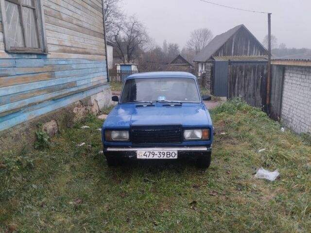 Синий ВАЗ 2107, объемом двигателя 1.3 л и пробегом 90 тыс. км за 650 $, фото 1 на Automoto.ua