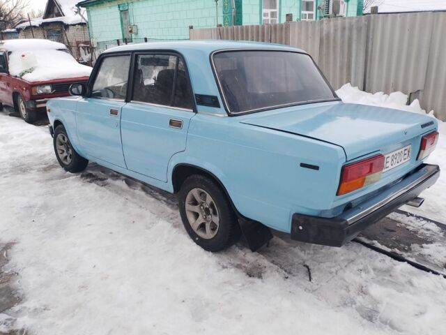 Синий ВАЗ 2107, объемом двигателя 1.5 л и пробегом 180 тыс. км за 1250 $, фото 1 на Automoto.ua