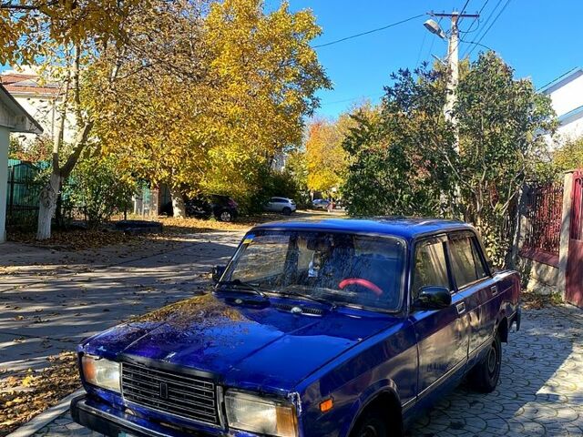 Синий ВАЗ 2107, объемом двигателя 1.6 л и пробегом 200 тыс. км за 550 $, фото 1 на Automoto.ua
