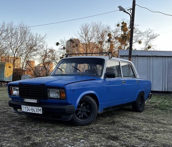 Синий ВАЗ 2107, объемом двигателя 1.6 л и пробегом 100 тыс. км за 1800 $, фото 1 на Automoto.ua