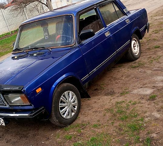 Синий ВАЗ 2107, объемом двигателя 15 л и пробегом 111 тыс. км за 550 $, фото 1 на Automoto.ua