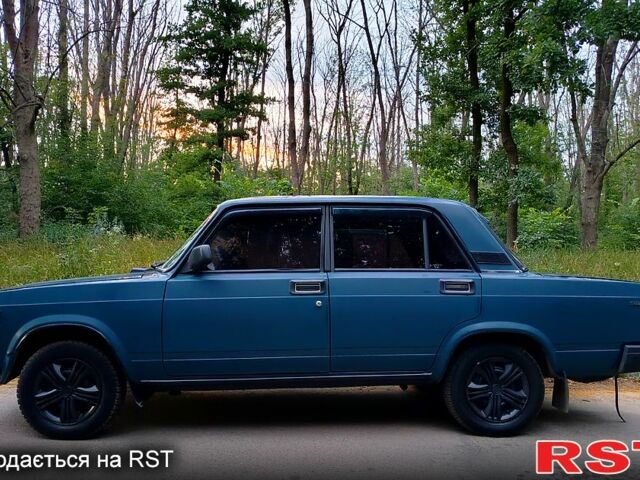 Синий ВАЗ 2107, объемом двигателя 1.5 л и пробегом 200 тыс. км за 1600 $, фото 1 на Automoto.ua