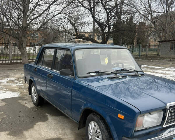 Синий ВАЗ 2107, объемом двигателя 1.5 л и пробегом 180 тыс. км за 1250 $, фото 1 на Automoto.ua