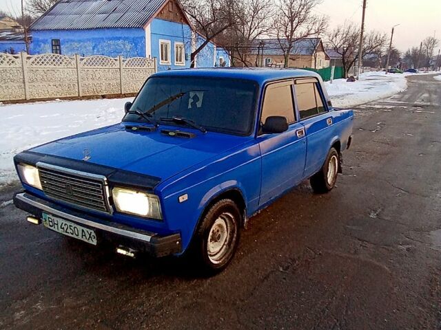 Синий ВАЗ 2107, объемом двигателя 1.5 л и пробегом 120 тыс. км за 1000 $, фото 1 на Automoto.ua