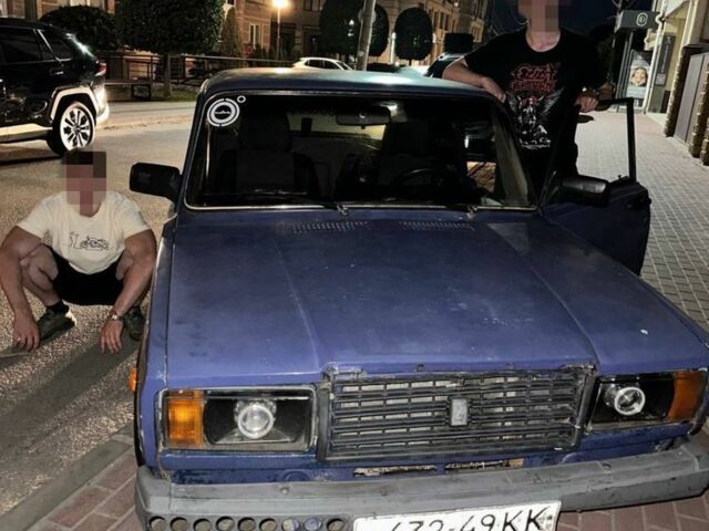 Синий ВАЗ 2107, объемом двигателя 1.6 л и пробегом 300 тыс. км за 538 $, фото 1 на Automoto.ua