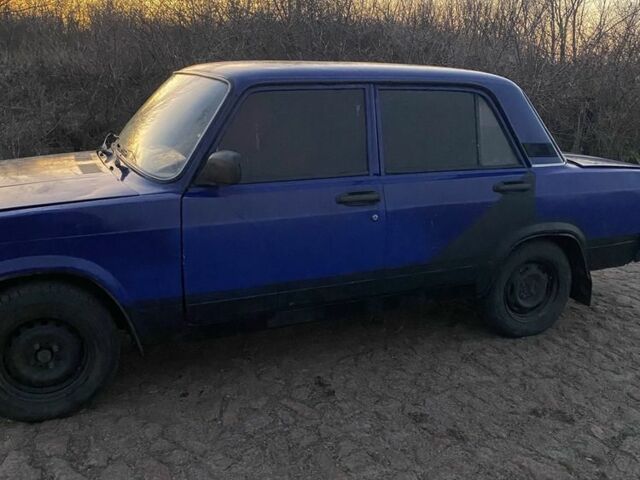 Синий ВАЗ 2107, объемом двигателя 1.5 л и пробегом 120 тыс. км за 559 $, фото 1 на Automoto.ua