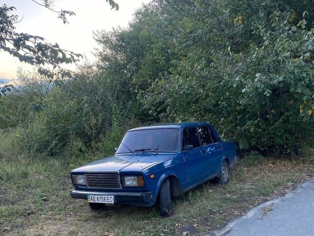 Синий ВАЗ 2107, объемом двигателя 10 л и пробегом 300 тыс. км за 1111 $, фото 1 на Automoto.ua