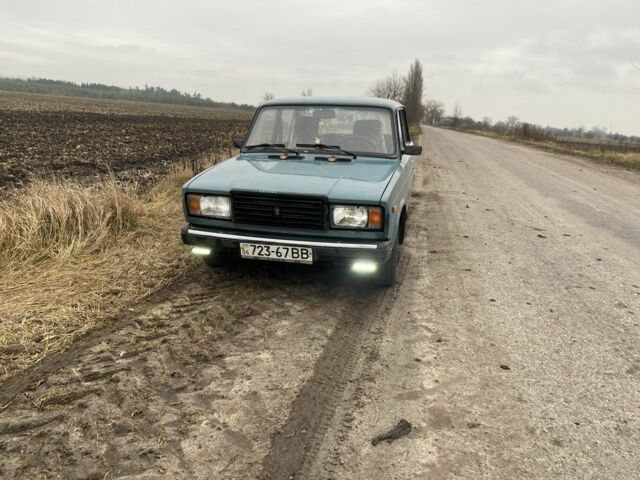 Синий ВАЗ 2107, объемом двигателя 1.6 л и пробегом 100 тыс. км за 800 $, фото 1 на Automoto.ua