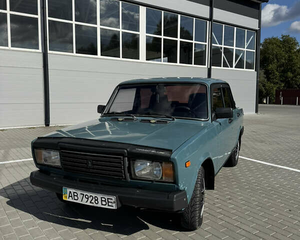Синий ВАЗ 2107, объемом двигателя 1.45 л и пробегом 300 тыс. км за 1350 $, фото 1 на Automoto.ua