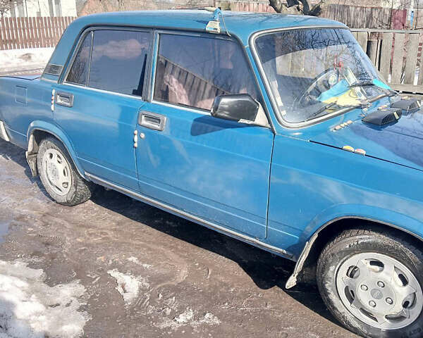 Синий ВАЗ 2107, объемом двигателя 1.45 л и пробегом 200 тыс. км за 1500 $, фото 1 на Automoto.ua
