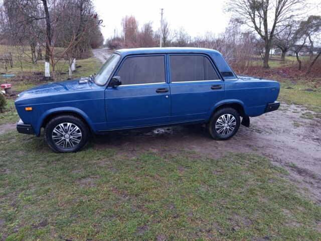 Синий ВАЗ 2107, объемом двигателя 1.3 л и пробегом 40 тыс. км за 1300 $, фото 1 на Automoto.ua