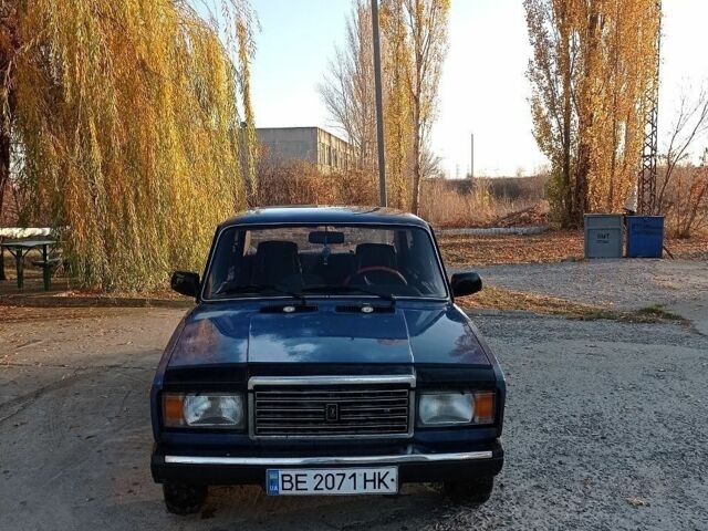 Синий ВАЗ 2107, объемом двигателя 1.45 л и пробегом 100 тыс. км за 1500 $, фото 1 на Automoto.ua
