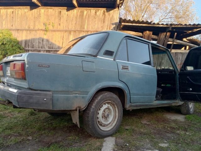 ВАЗ 2107 2005 в Коростене на Automoto.ua Синий ВАЗ 2107, объемом двигателя 0 л и пробегом 612 тыс. км за 800 $, фото 1 на Automoto.ua