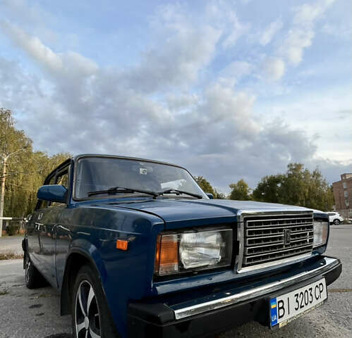 ВАЗ 2107 2005 у Кременчуге на Automoto.ua Синій ВАЗ 2107, об'ємом двигуна 1.45 л та пробігом 53 тис. км за 2000 $, фото 1 на Automoto.ua
